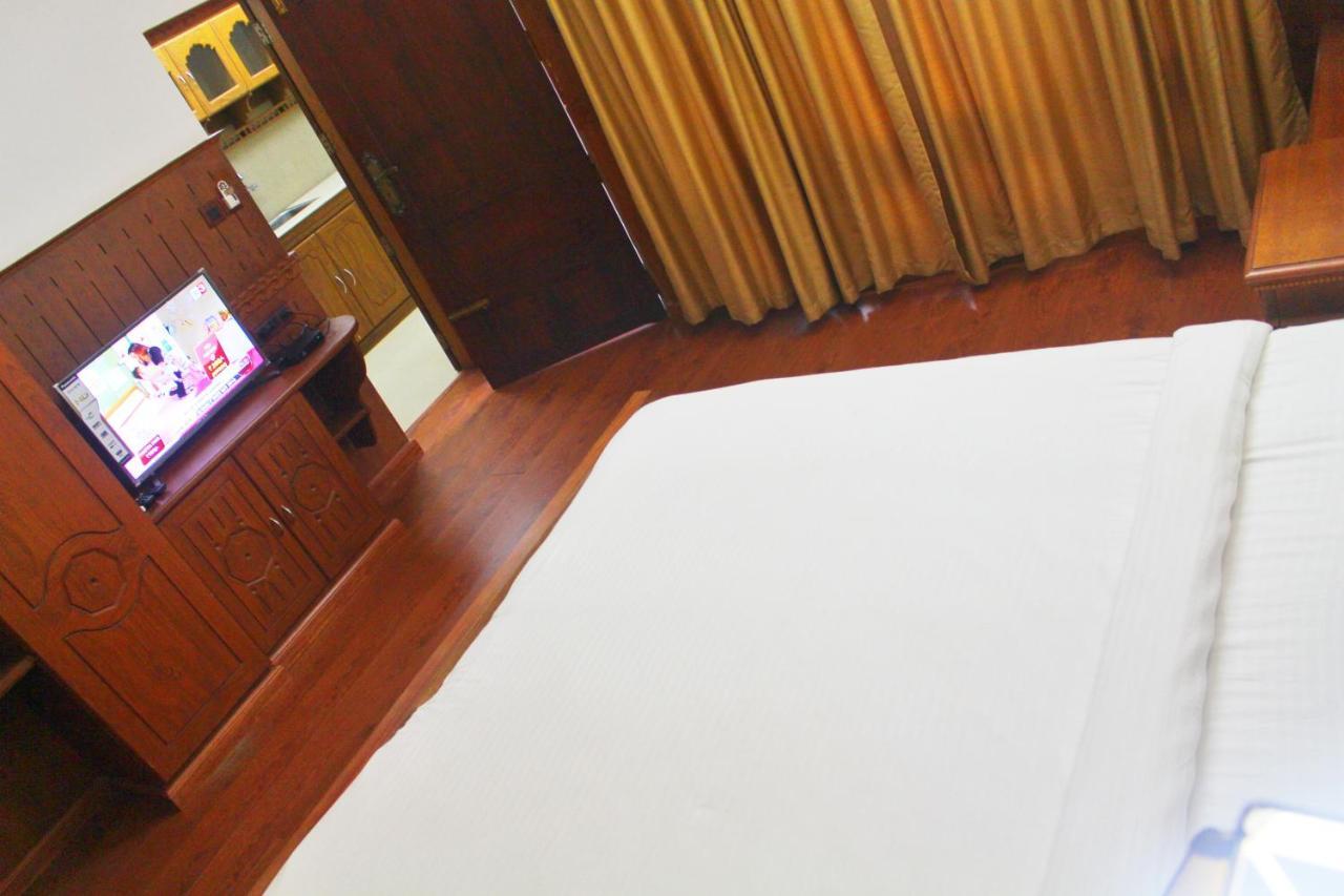 Nikhil Ayurvedic Heritage Hotel Varkala Bagian luar foto