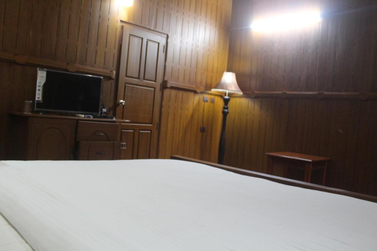 Nikhil Ayurvedic Heritage Hotel Varkala Bagian luar foto