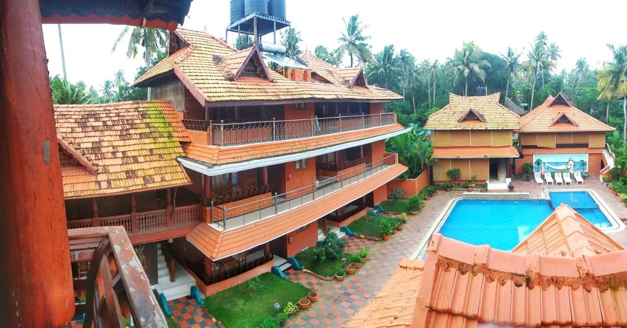 Nikhil Ayurvedic Heritage Hotel Varkala Bagian luar foto