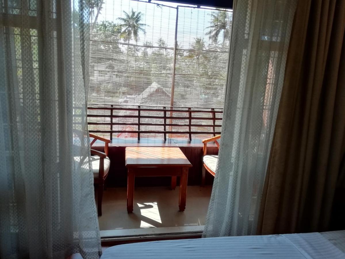 Nikhil Ayurvedic Heritage Hotel Varkala Bagian luar foto
